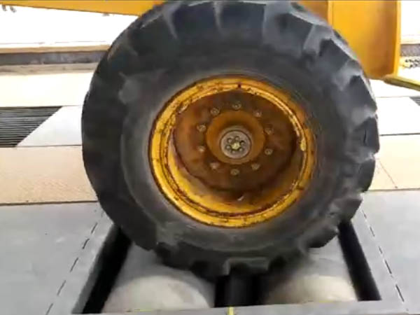 底盤測功機(jī)測試視頻 底盤測功機(jī)測試視頻